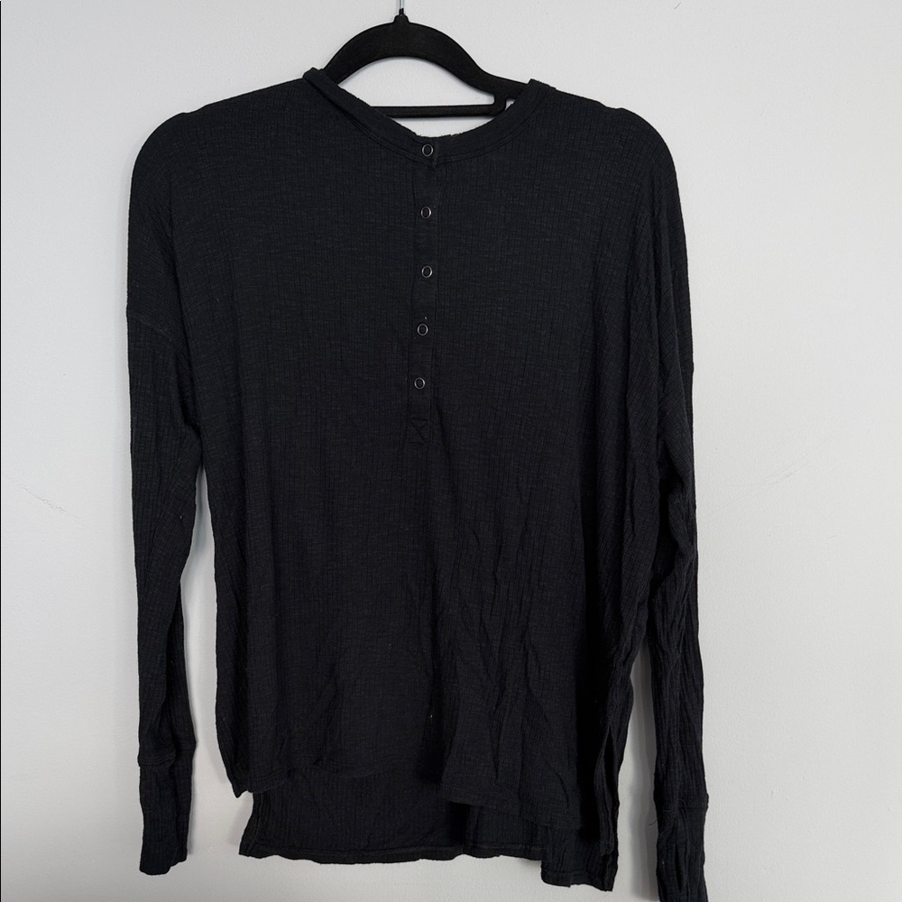 Aerie Black Button-Up Long Sleeve Tee